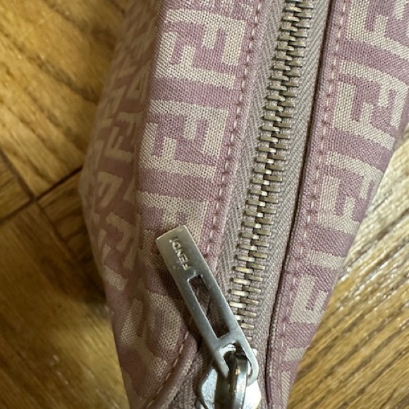 Fendi Mauve Monogram Cosmetic Bag - Picture 4 of 9